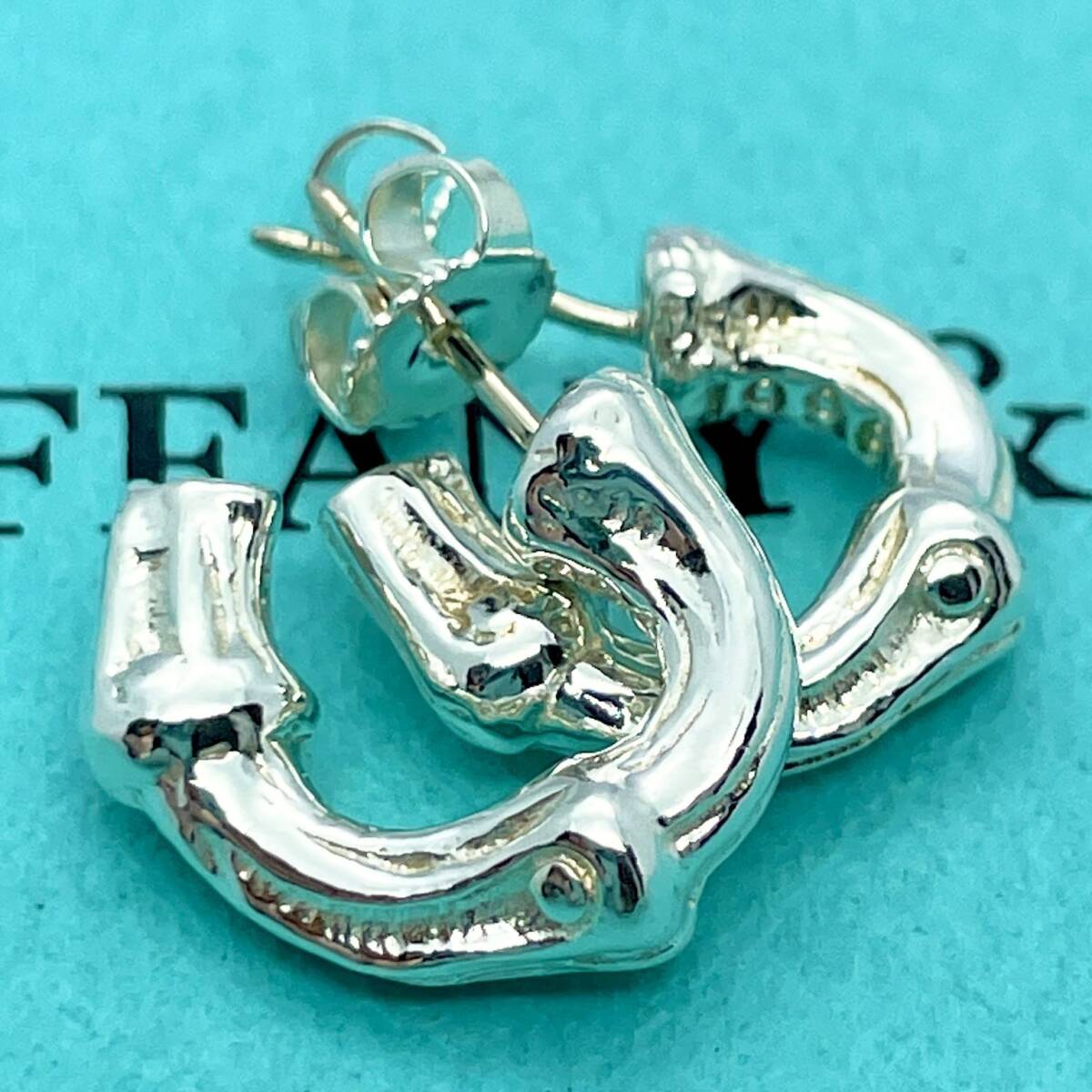 美品 ティファニー バンブー フープ ピアス スモール/24-2936S 美品 ティファニー バンブー フープ ピアス スモール/24-2936S