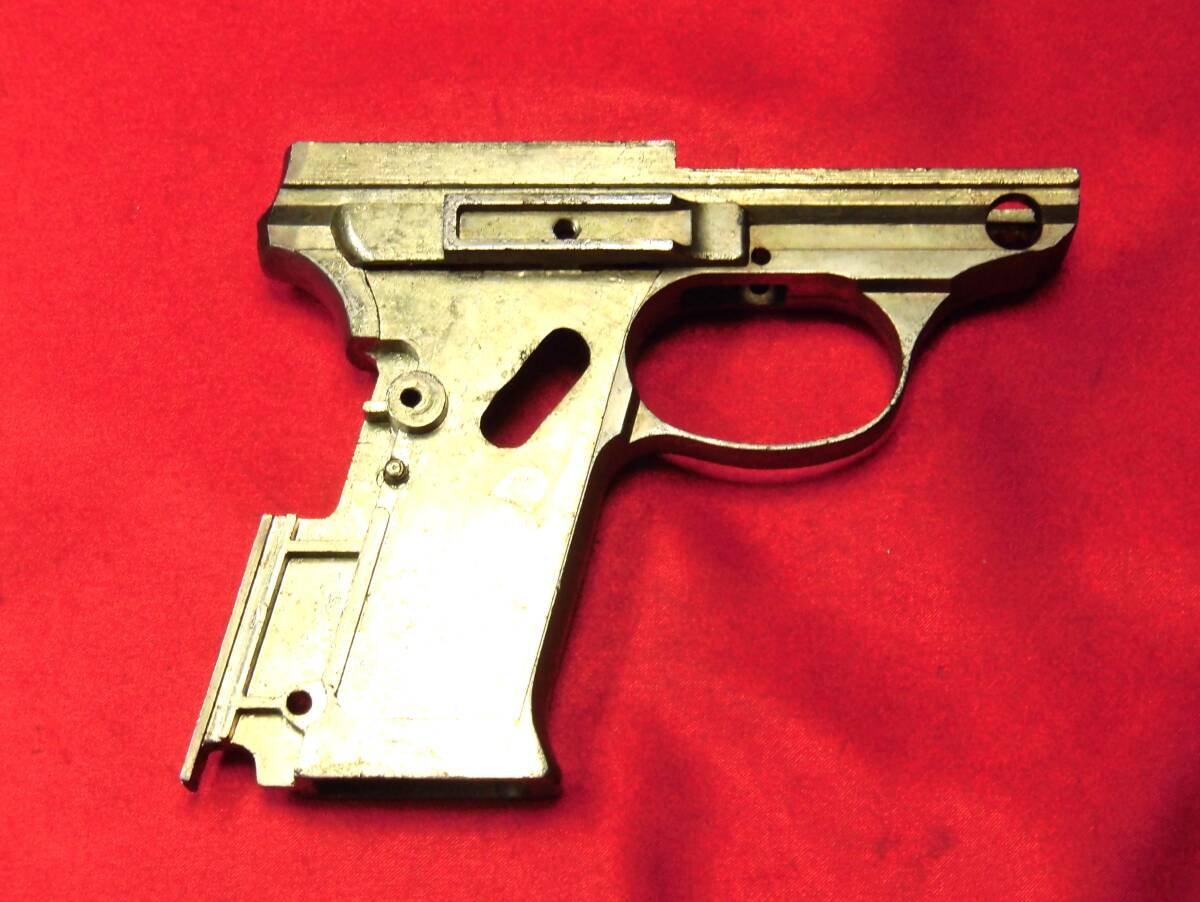 ワルサーP38？フレーム　その他パーツ ワルサーP38？フレームその他パーツ