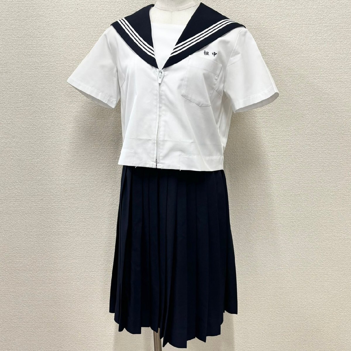 K56/A(中古)愛知県 稲沢市立 祖父江中学校 2点 /半袖セーラー:L K56/A(中古)愛知県 稲沢市立 祖父江中学校 2点 /半袖セーラー:L