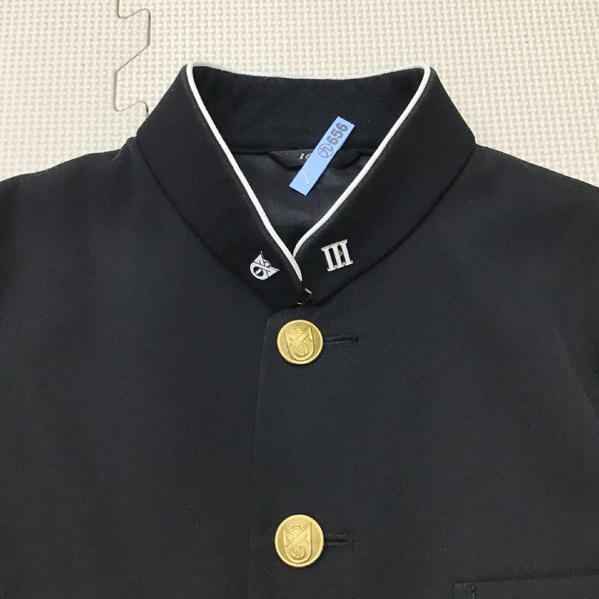 O945/T(中古) 校名不明 男子制服3点 /校章付/Cランク/学ラン O945/T(中古) 校名不明 男子制服3点 /校章付/Cランク/学ラン