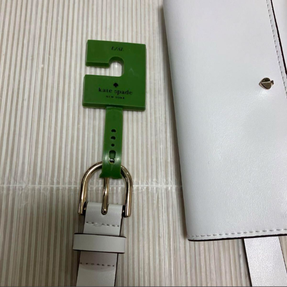 送料無料 新品 KATE SPADE White Leather ベルトバック_画像5