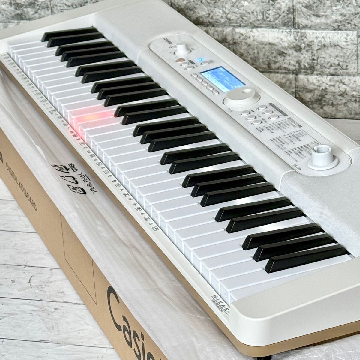 送料無料 CASIO 光ナビゲーション搭載電子キーボード LK-526 送料無料 CASIO 光ナビゲーション搭載電子キーボード LK-526