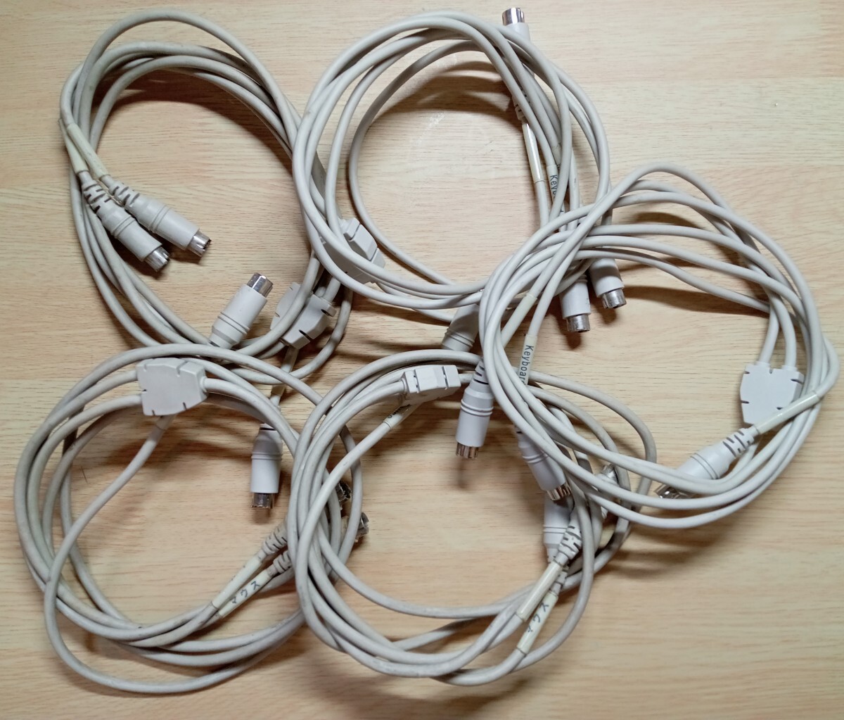 ぷらっとホーム CPU切替器 ケーブル類付属 動作未確認 周辺機器 ぷらっとホーム CPU切替器 ケーブル類付属 動作未確認 周辺機器