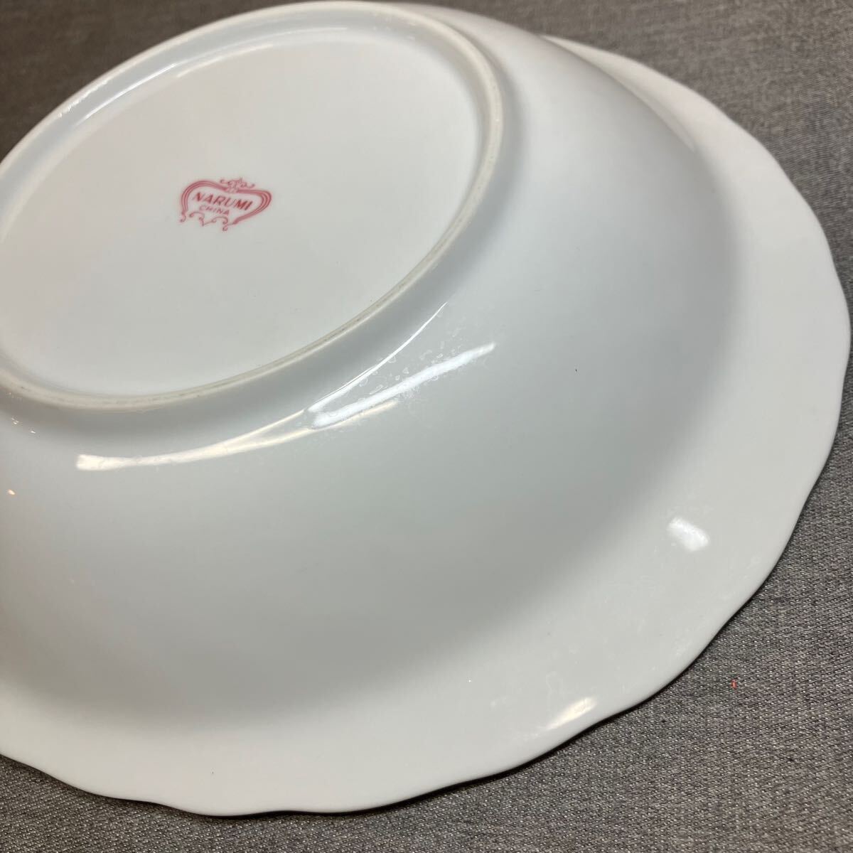 送料無料【Nそ2535】NARUMI カレー皿 花柄 盛皿 ナルミ 洋食器 送料無料【Nそ2535】NARUMI カレー皿 花柄 盛皿 ナルミ 洋食器