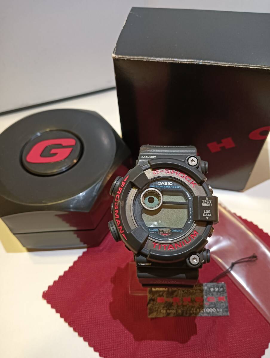 ◆ CASIO カシオ G-SHOCK フロッグマン 1294 DW-8200 QZ チタン 200m防水 潜水カエル 箱有り FROGMAN ジーショック TITANIUM 商品タグ有り