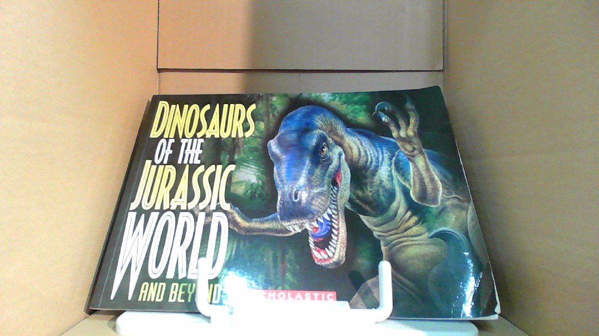 洋書、外国語書籍 DINOSAURS OF THE JURASSIC WORLD AND BEYOND