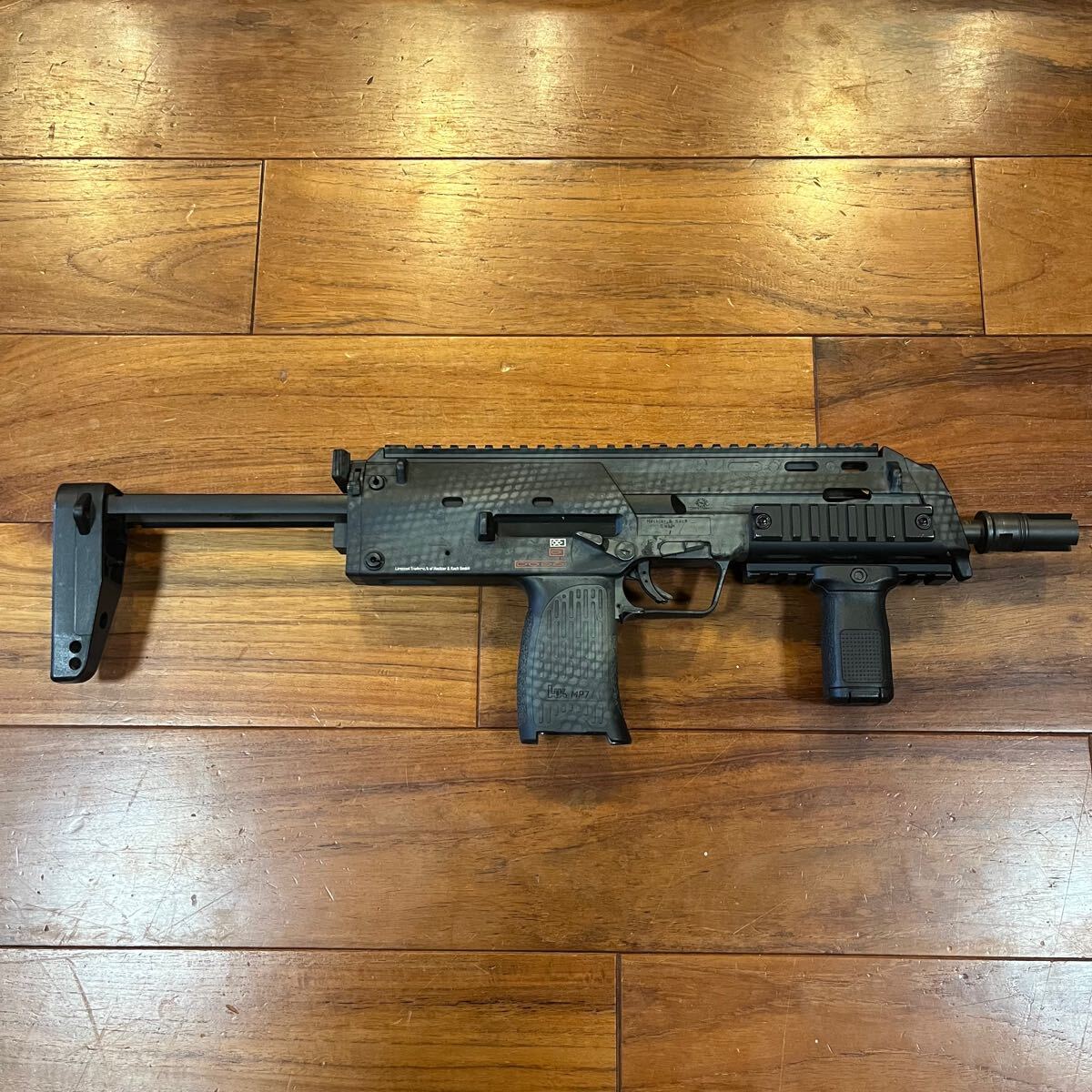 アンダーレイルカスタム】VFC/UMAREX H&K MP7A1(電動ガン アンダーレイルカスタム】VFC/UMAREX H&K MP7A1(電動ガン