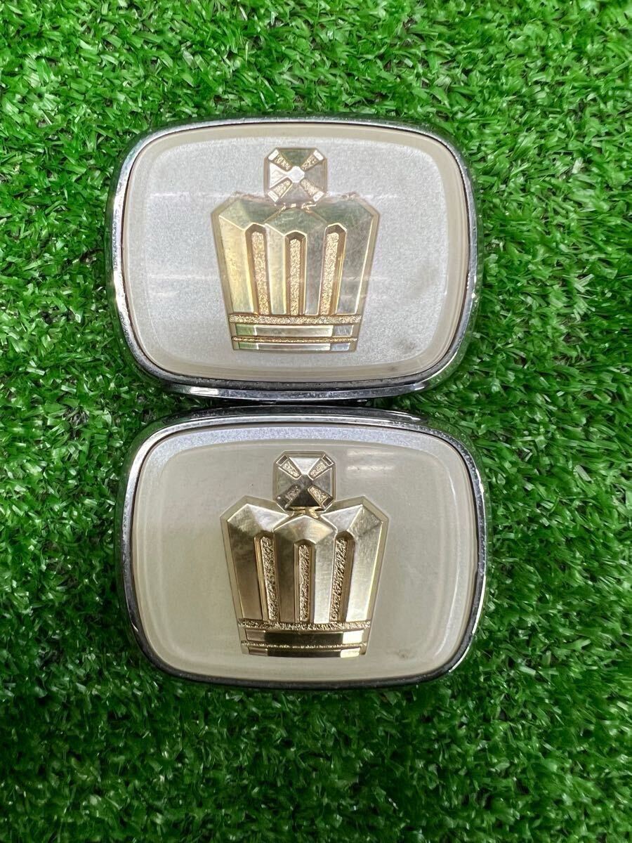 トヨタ　純正　エンブレム　18系クラウン　クォーター　Cピラー　左右　AG576