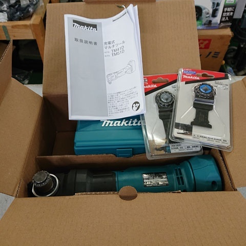 【未使用品】Makita　マキタ　TM51DZ　充電式マルチツール　替刃×２付