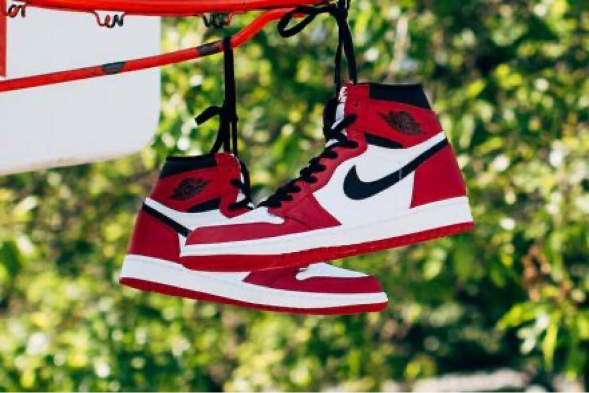 新品未使用 NIKE AIR JORDAN 1 RETRO HIGH OG WHITE/BLACK 新品未使用 NIKE AIR JORDAN 1 RETRO HIGH OG WHITE/BLACK