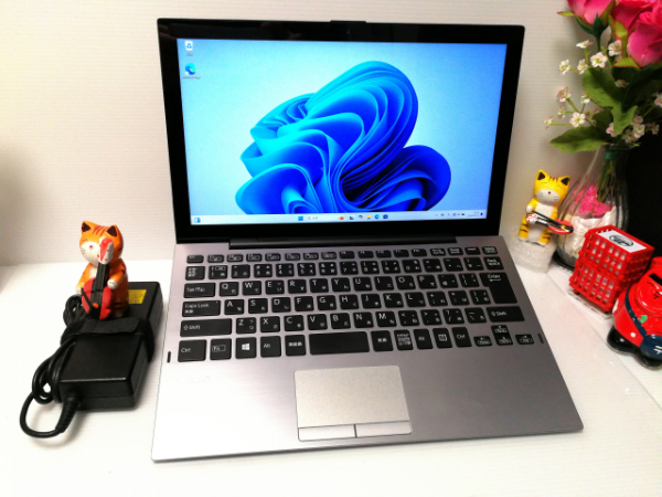 タッチパネル　COREm3-8100Y SSD メモリ8GB搭載☆Windows11☆ck　即決/Office2021/HDMI搭載/即日発送☆04