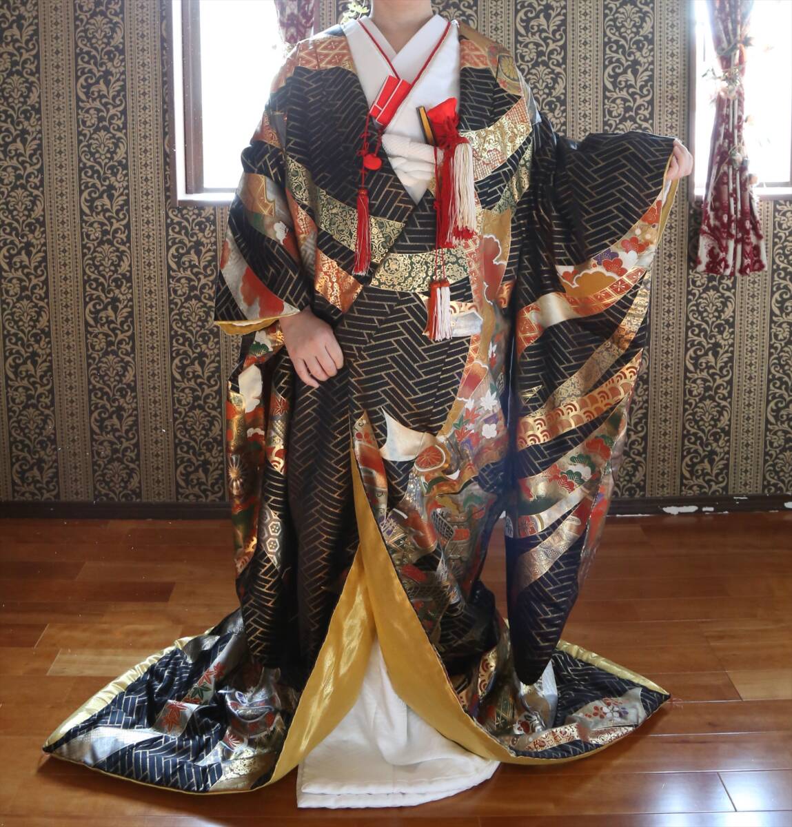 花嫁衣裳 婚礼衣装 打掛け 金黒 花嫁衣裳 婚礼衣装 打掛け 金黒