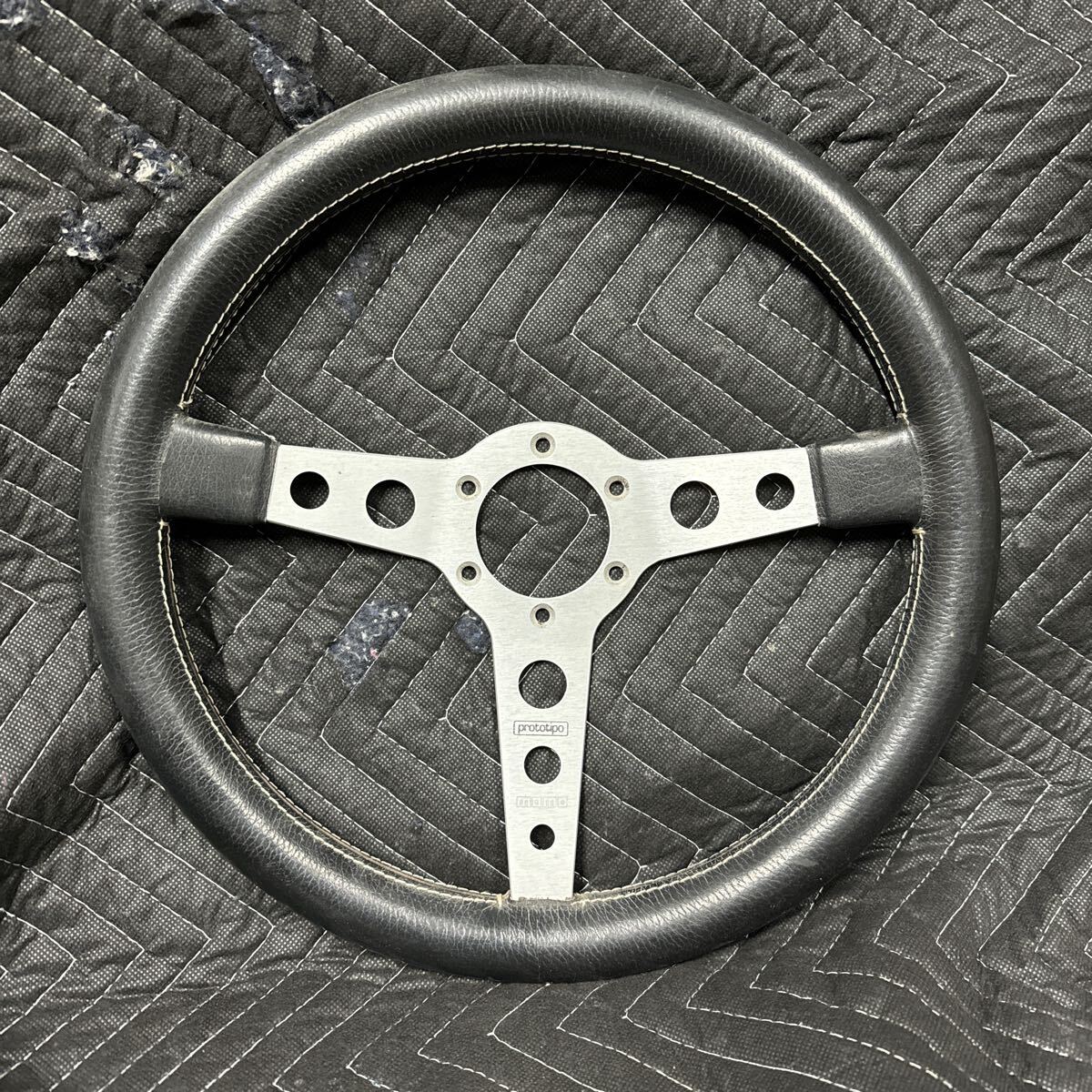 MOMO モモ　ステアリング　ハンドル　当時物 MOMO モモ ステアリング ハンドル 当時物 モモ MOMO