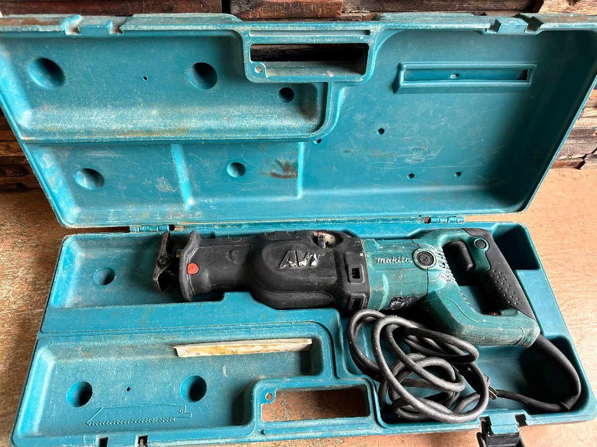 used マキタmakita レシプロソー モデル JR3070CT 替刃付 切断 電動のこぎり 電動ノコギリ 電気 電動 工具 道具 動作確認済み