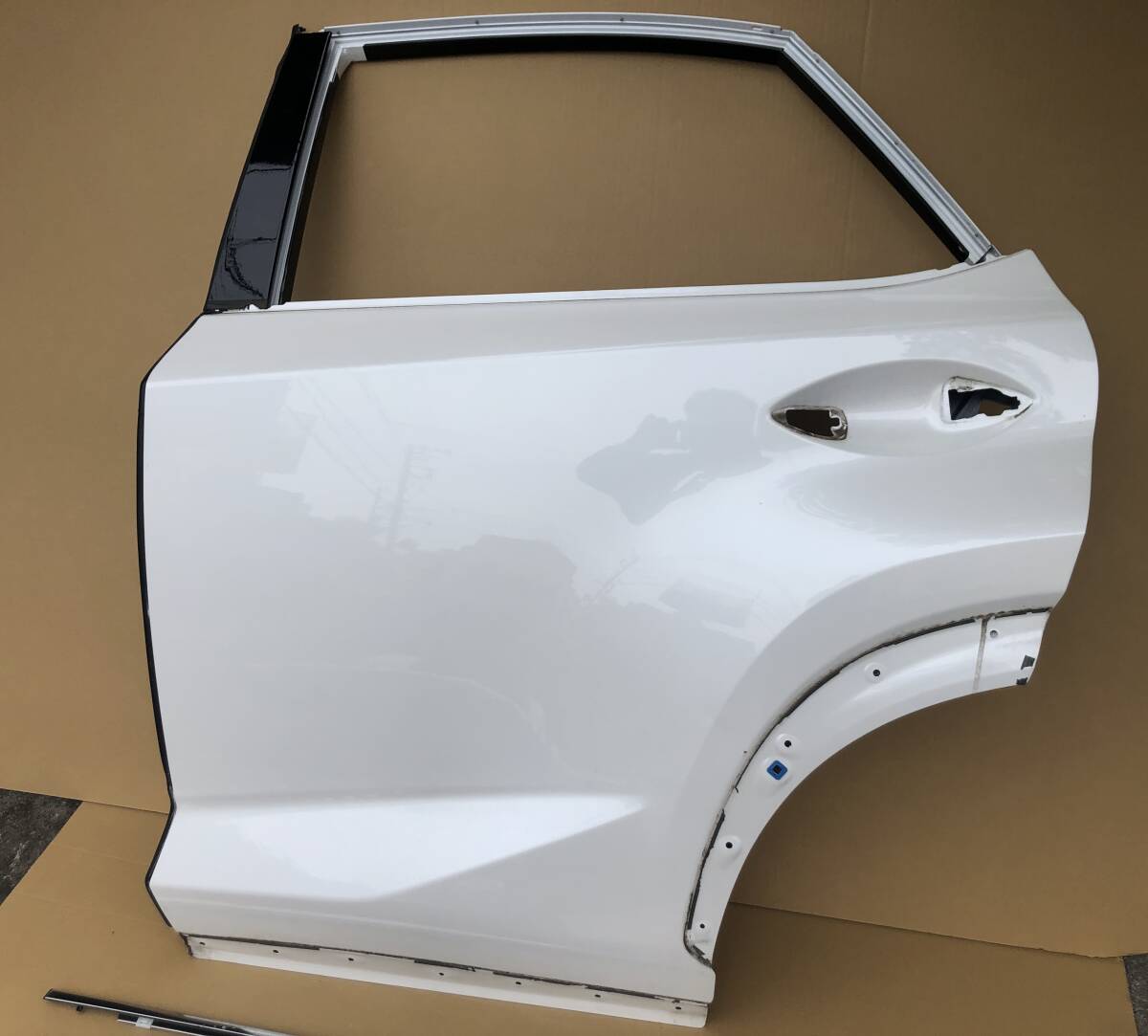 LEXUS レクサス NX AGZ10 AGZ15 AYZ10 AYZ15 純正 左 リア ドア （中古品）