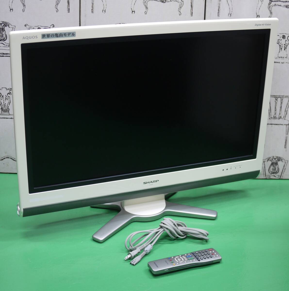 SHARP AQUOS LC32d10 亀山モデル - 液晶テレビ SHARP AQUOS LC32d10 亀山モデル - 液晶テレビ