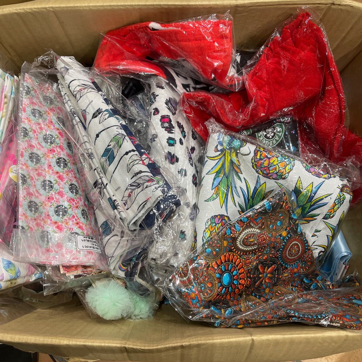 Y1009. 7. 恐らく未使用 生地 はぎれ 布地/ 小物入れ ハンドメイド アクセサリーパーツ 他 まとめて 大量 9.1kg 