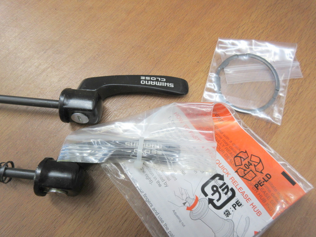展示処分品】 シマノ WH-RS100 クリンチャー・11S対応 700C 展示処分品】 シマノ WH-RS100 クリンチャー・11S対応 700C