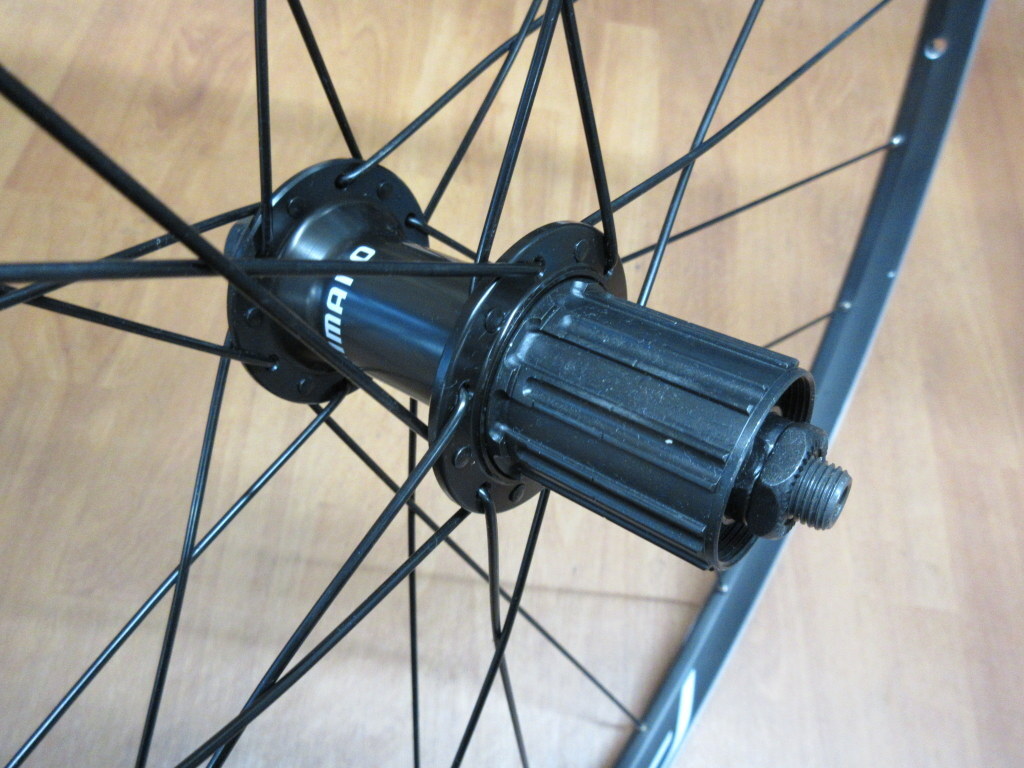 展示処分品】 シマノ WH-RS100 クリンチャー・11S対応 700C 展示処分品】 シマノ WH-RS100 クリンチャー・11S対応 700C