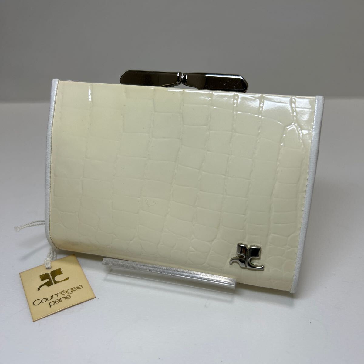 新品-未使用-タグ付き courreges クレージュ 602101 がま口 財布 新品-未使用-タグ付き courreges クレージュ 602101 がま口 財布