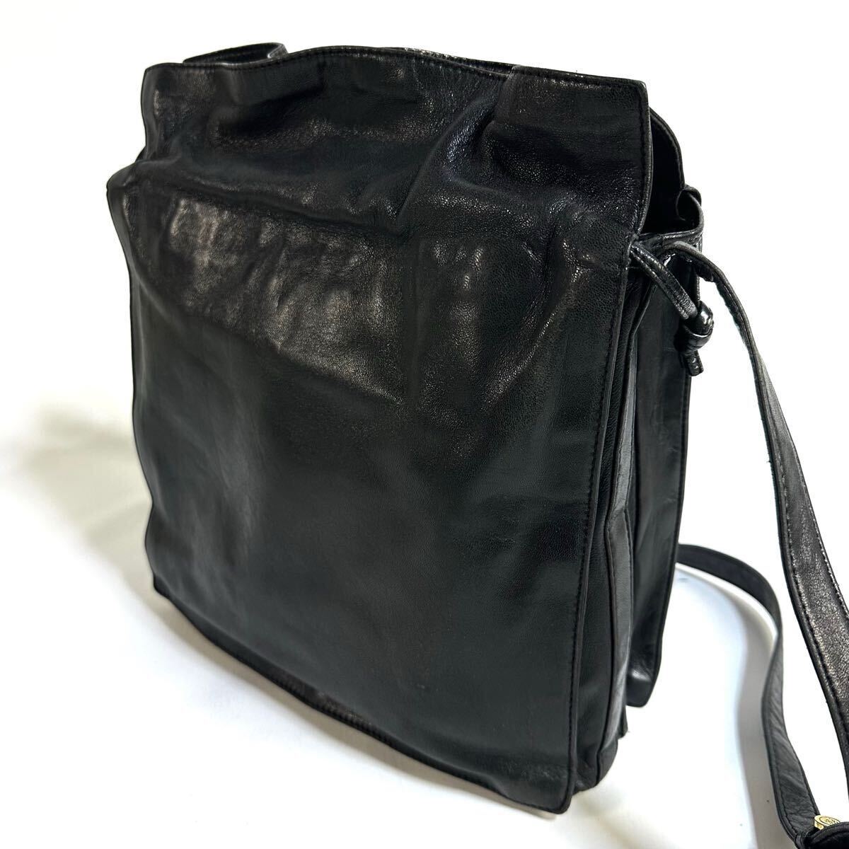 美品】LOEWE ロエベ レザー 肩掛け クロスボディ ショルダー 美品】LOEWE ロエベ レザー 肩掛け クロスボディ ショルダー