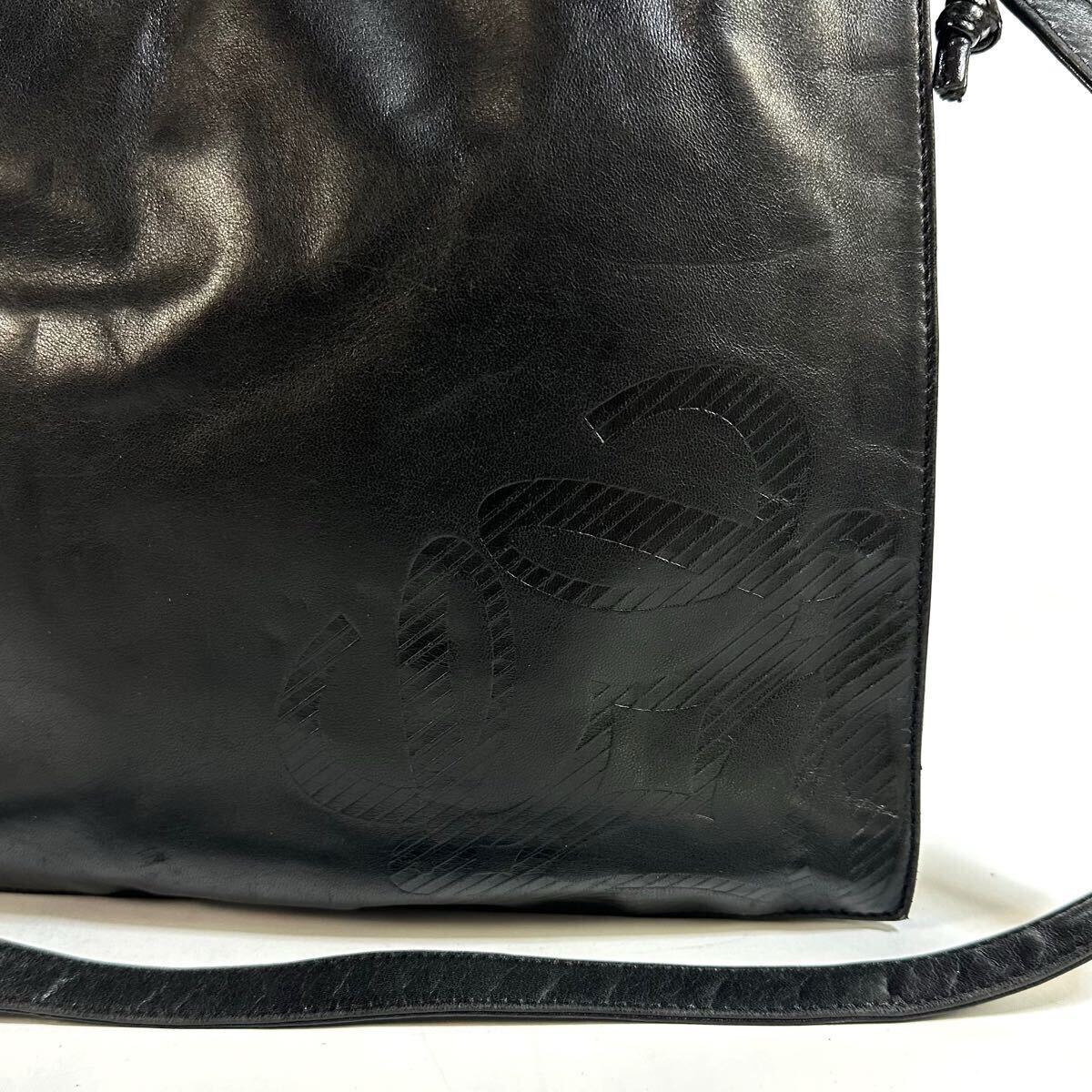 美品】LOEWE ロエベ レザー 肩掛け クロスボディ ショルダー 美品】LOEWE ロエベ レザー 肩掛け クロスボディ ショルダー