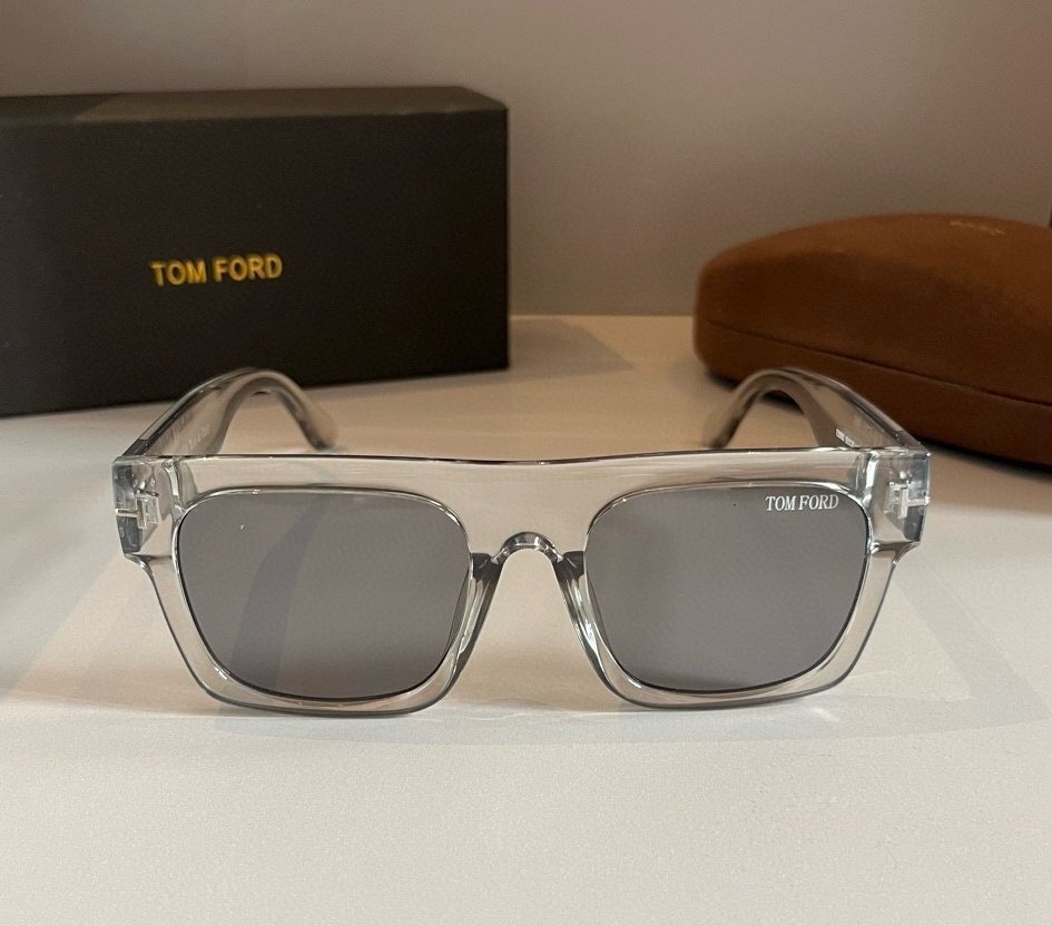 美品 TOM FORD（トムフォード）サングラス ブラウン