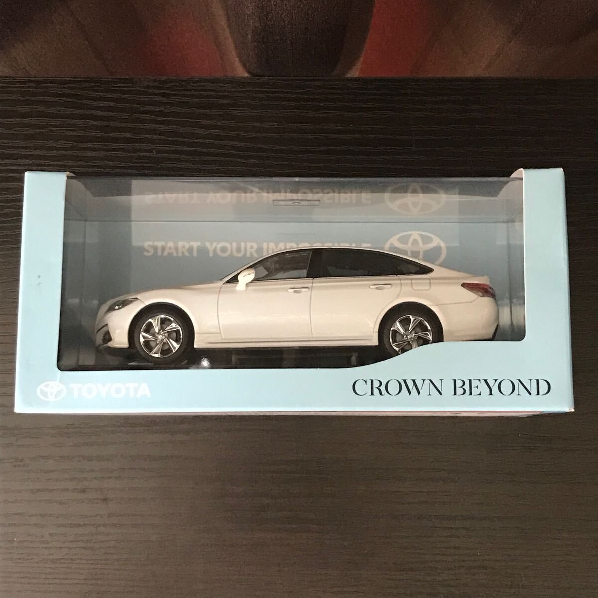 Toyota トヨタ クラウン ミニカー RS advance 2.0L