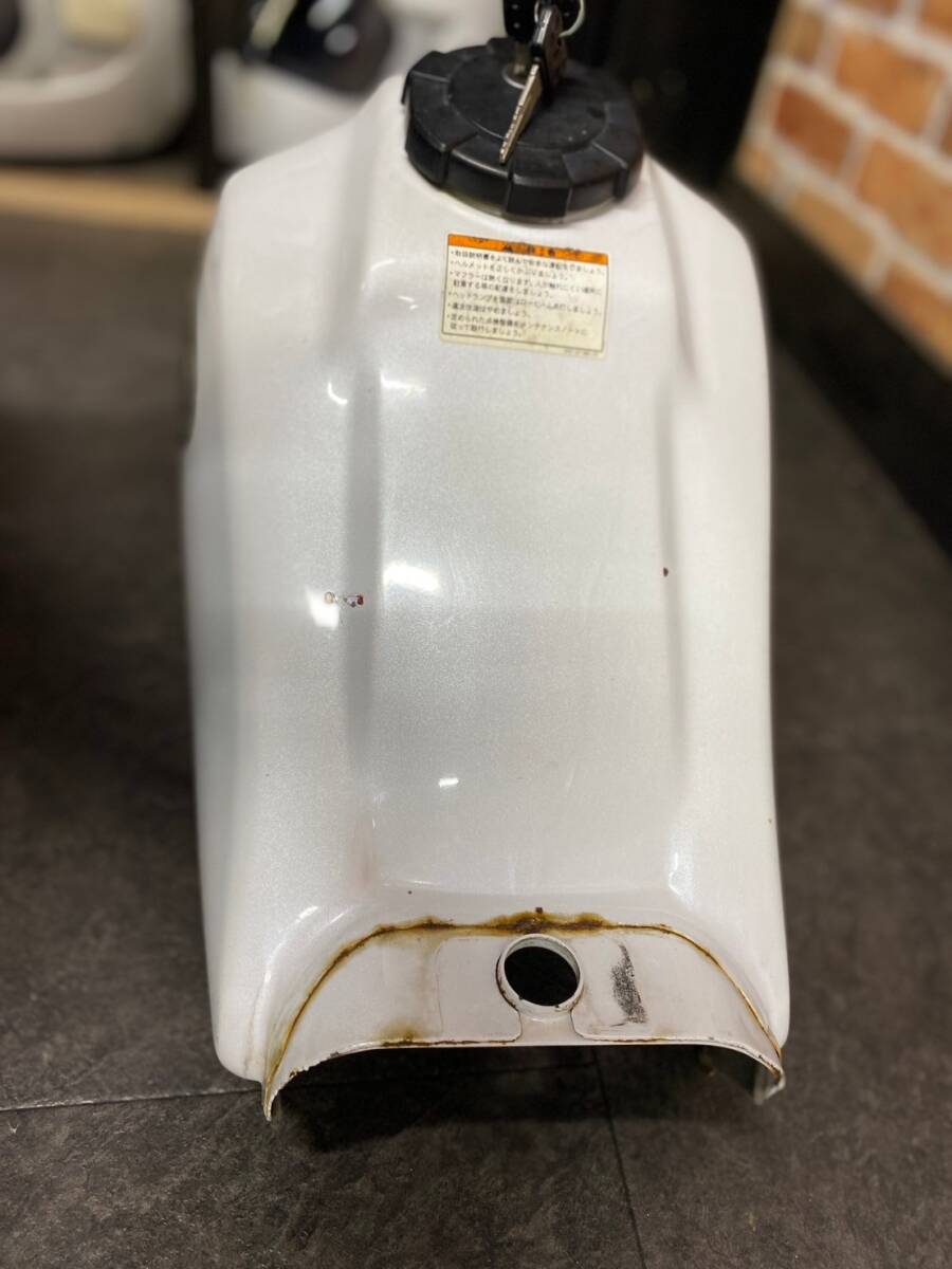 tw200 tw225純正燃料タンクコック鍵付き tw200 tw225純正燃料タンクコック鍵付き