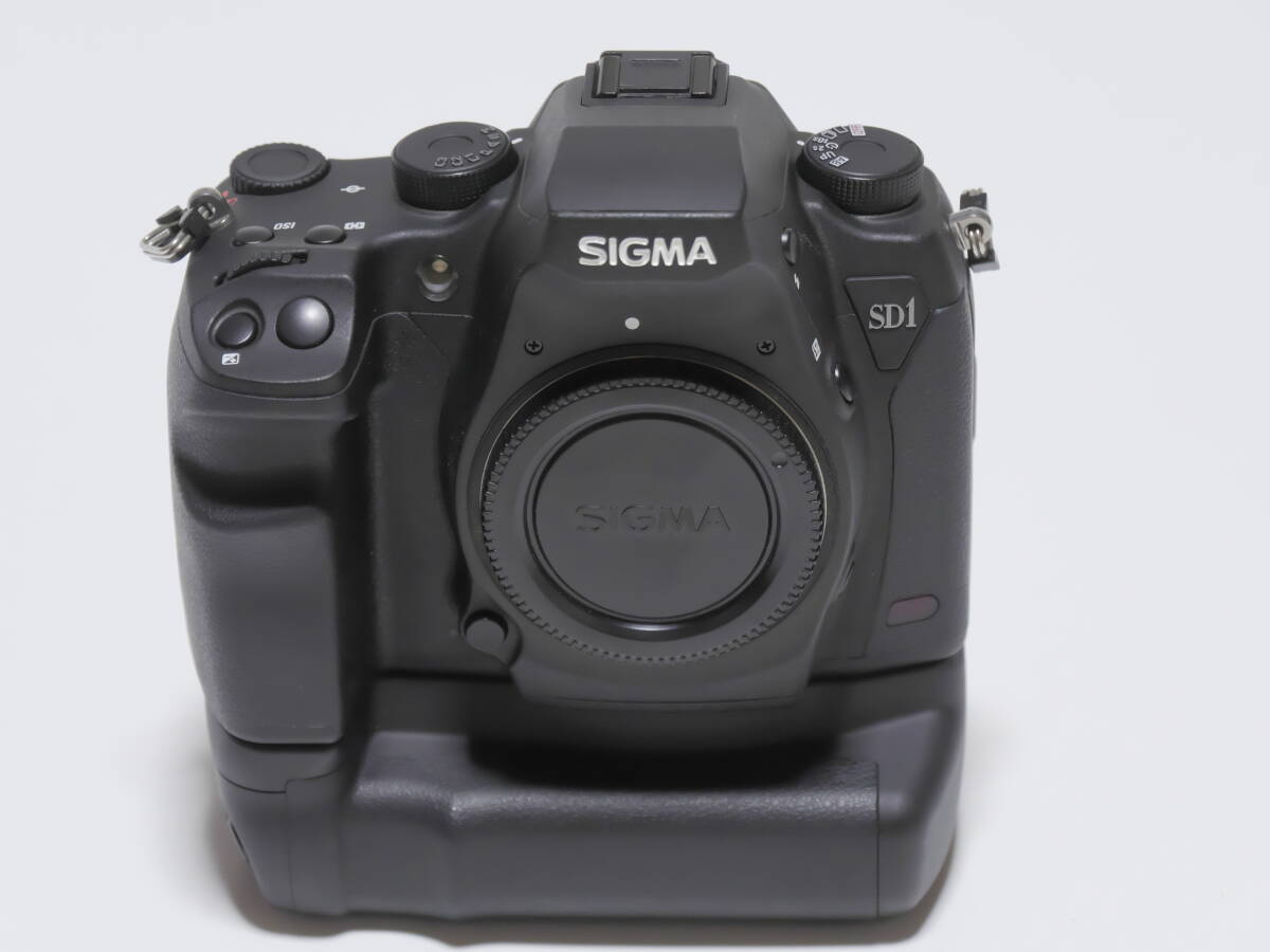 シグマ SIGMA SD1 Merrill パワーグリップ PG-31 + 17-50mm F2 8 シグマ SIGMA SD1 Merrill パワーグリップ PG-31 + 17-50mm F2 8