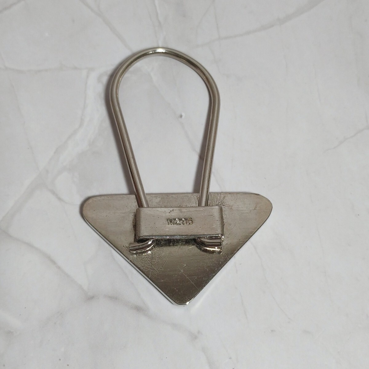 PRADA キーリング キーホルダー 三角プレート トライアングル PRADA キーリング キーホルダー 三角プレート トライアングル
