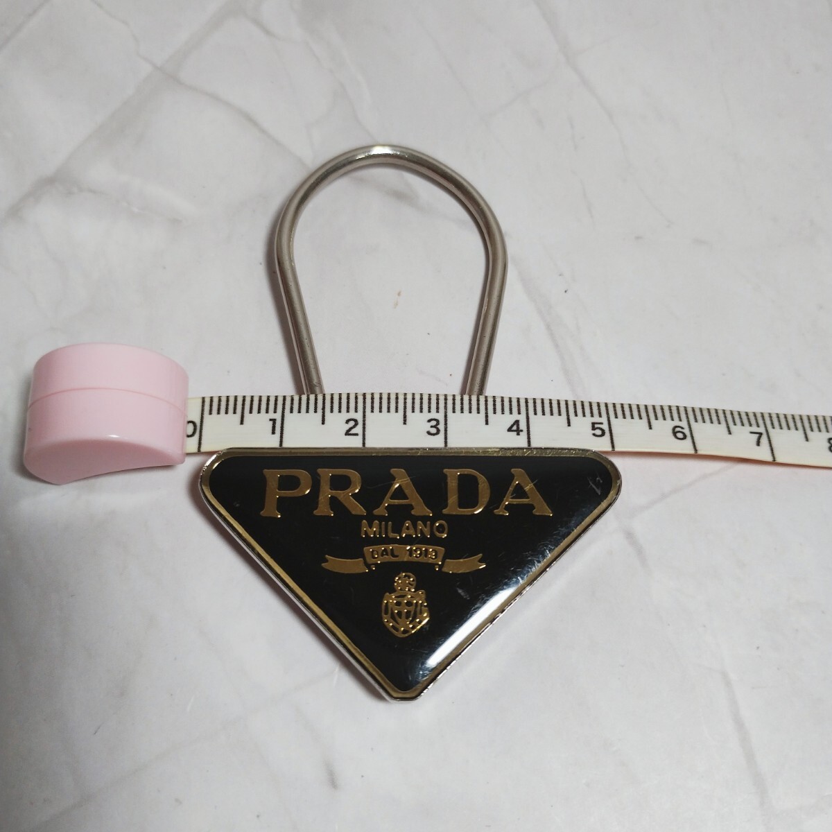 PRADA キーリング キーホルダー 三角プレート トライアングル PRADA キーリング キーホルダー 三角プレート トライアングル