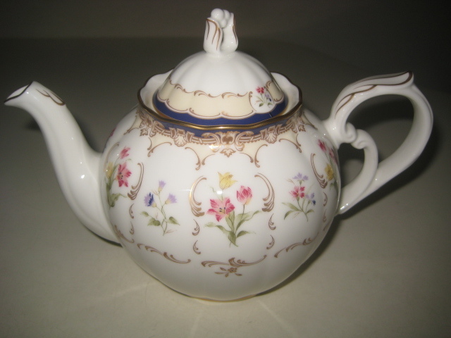 廃盤品 ノリタケ 4462 JOLIPETALE ジョリペタル ティーポット 廃盤品 ノリタケ 4462 JOLIPETALE ジョリペタル ティーポット