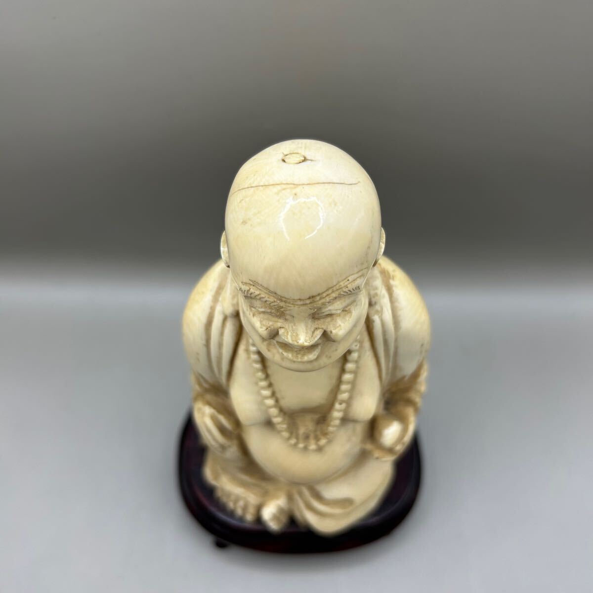 k1017601 布袋和尚 弥勒菩薩 台付き 中国 仏像 置物 時代物 彫刻 k1017601 布袋和尚 弥勒菩薩 台付き 中国 仏像 置物 時代物 彫刻