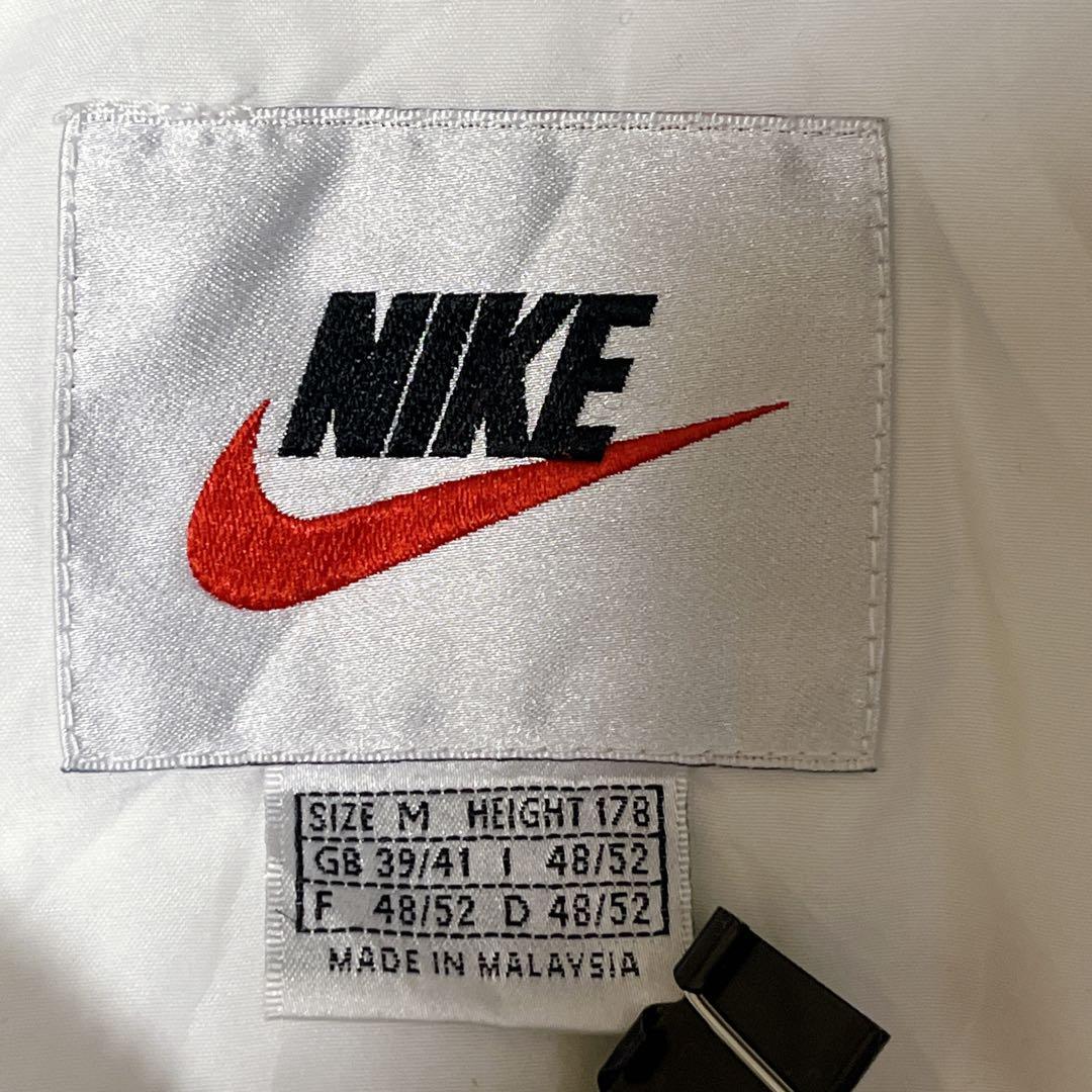 90's NIKE ナイキ 白タグ 銀タグ ナイロンジャケット L相当 白黒 90's NIKE ナイキ 白タグ 銀タグ ナイロンジャケット L相当 白黒