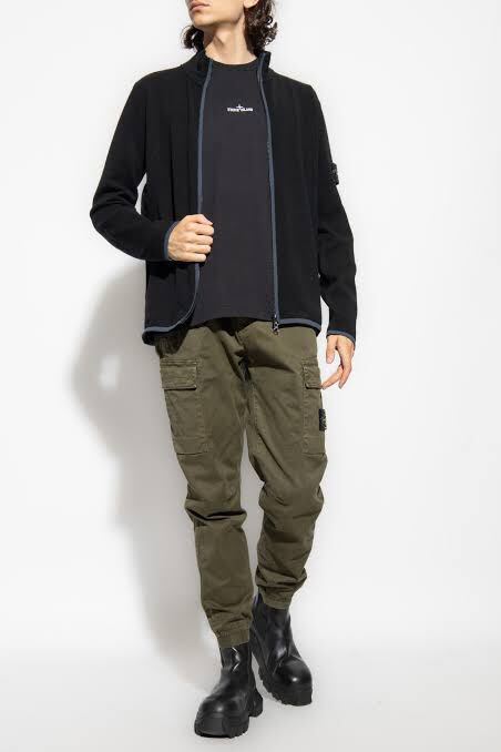 新品タグ付き Stone Island ロゴパッチ ウール ジャケット 新品タグ付き Stone Island ロゴパッチ ウール ジャケット