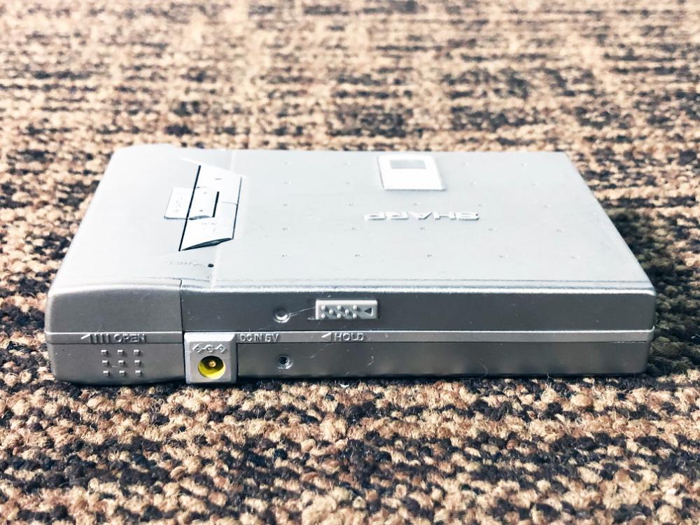 SHARP MDヘッドホンプレーヤー MD-SS70-S Sharp MD-SS70 [MiniDisc Wiki]