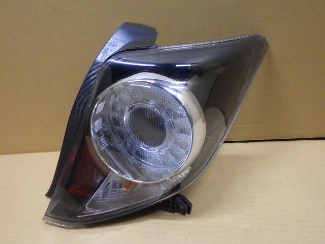 NCP131ヴィッツGRスポーツ純正LEDテールライト Yahoo!オークション -「ncp131 テールランプ」(テールライト