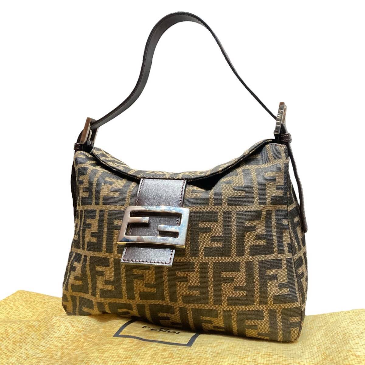 FENDI フェンディ ズッカ柄 マンマバケット ワンショルダーバッグ 布袋付 中古・古着通販】FENDI (フェンディ) ズッカ柄ワンショルダーバッグ