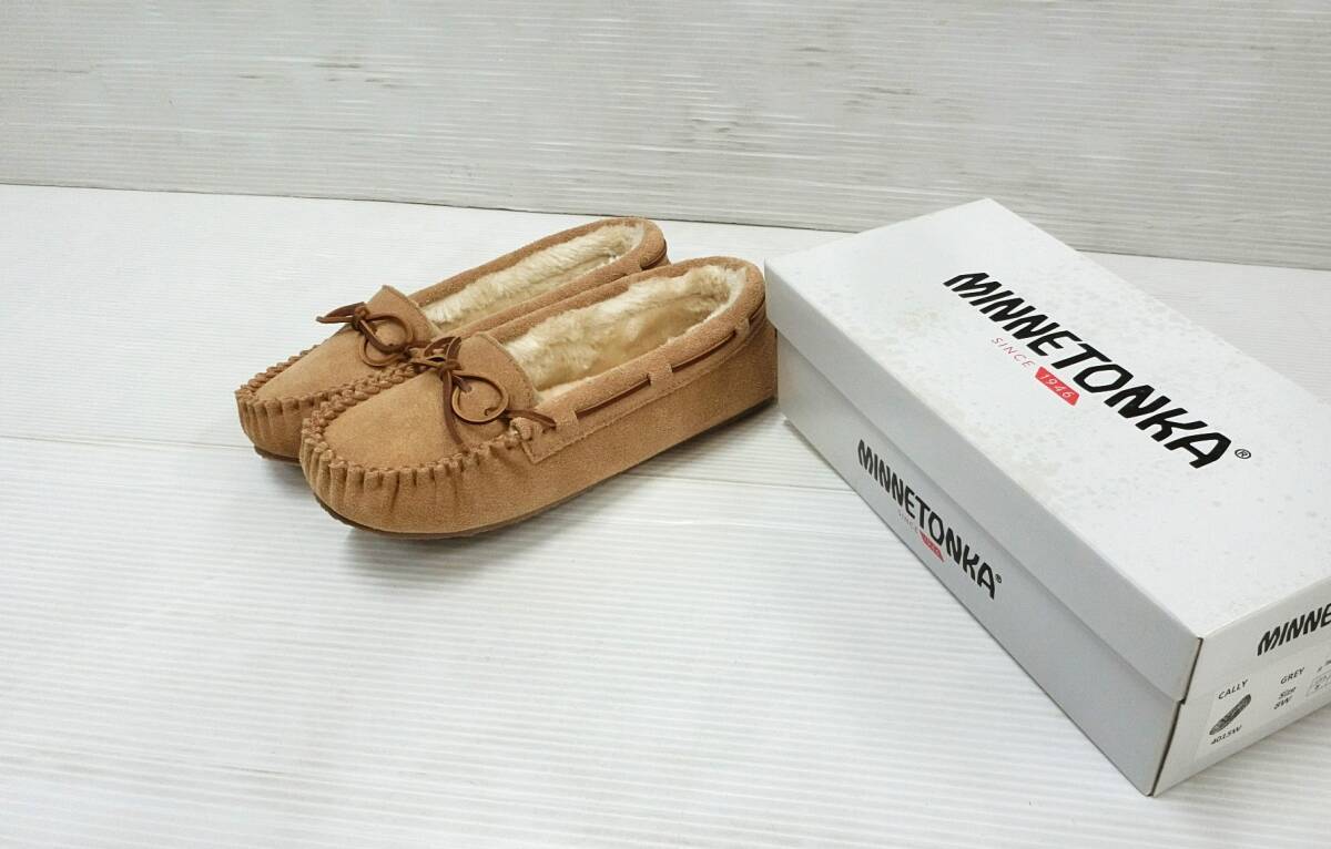 【美品】MINNETONKA SINCE 1946 レディース靴　カラー：GREY　日本サイズ　25㎝