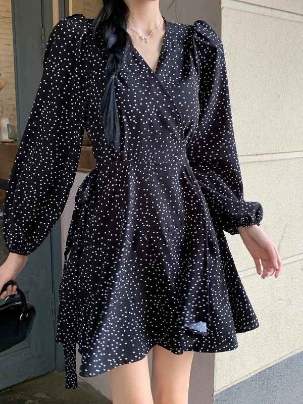  long sleeve One-piece volume sleeve frill minivan pi casual dot pattern polka dot pattern simple [ large size equipped ] L black 