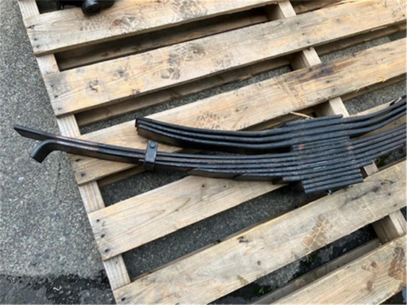 イスズ大型 純正 フォワード 《 FSR90S2 》 左リアスプリング P31400-24011182_画像3