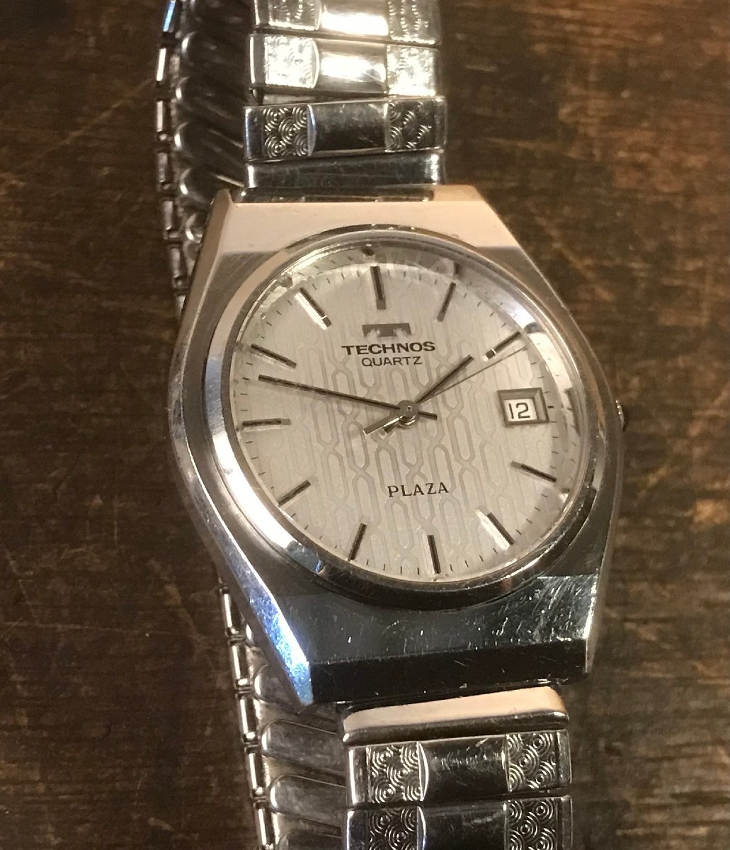 SS-6081■送料込■PLAZA TECHNOS QUARTZ クォーツ メンズ 腕時計 時計 アンティーク レトロ 61g●ジャンク扱い/くATら