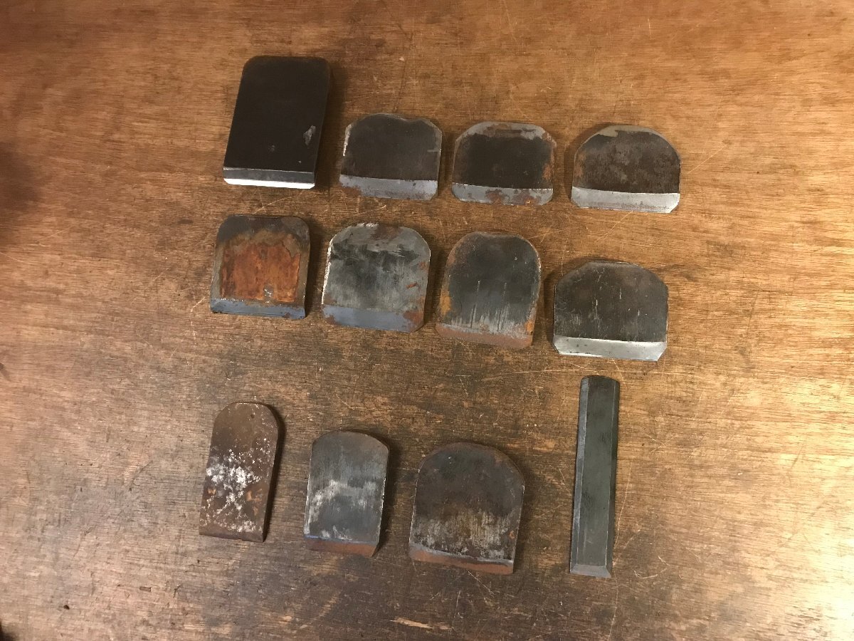 SS-6034■送料込■ 技秀 雲龍 栄◯ 山◯ ◯光 友治作 一芳 鉋刃 鉋 かんな 大工道具 工具 道具 在銘 2694g●12個まとめて /くMAら