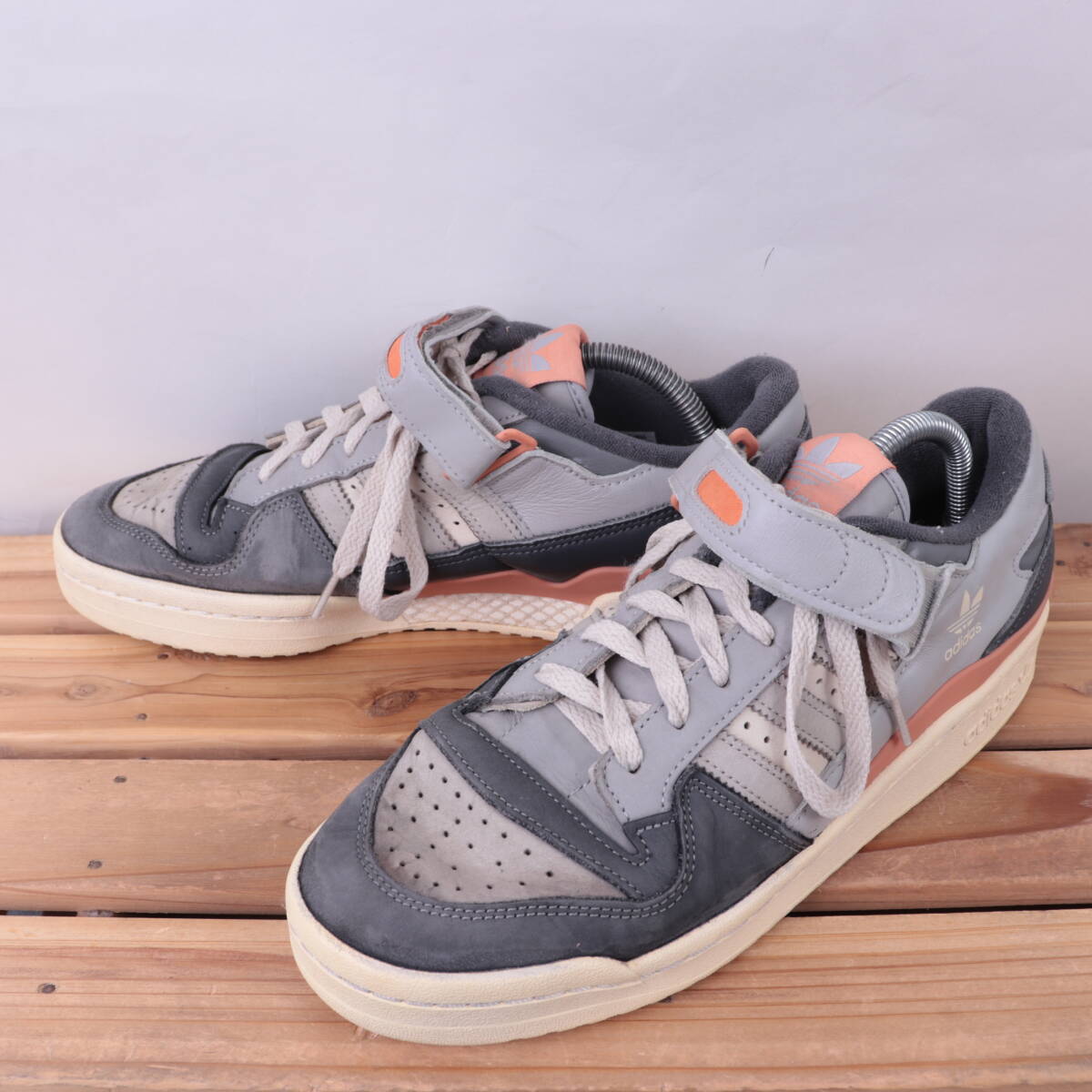 z5549 アディダス フォーラム 84 ロー US9 27.0cm/グレー ネイビー系 クリーム adidas Forum 84 Low メンズ スニーカー 中古
