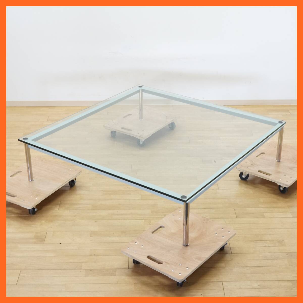 前ダ:【Cassina/カッシーナ】10 TABLE EN TUBE ターブル アン テューブ テーブル/ローテーブル LC10 ガラス天板 約140×140㎝ リビング家具