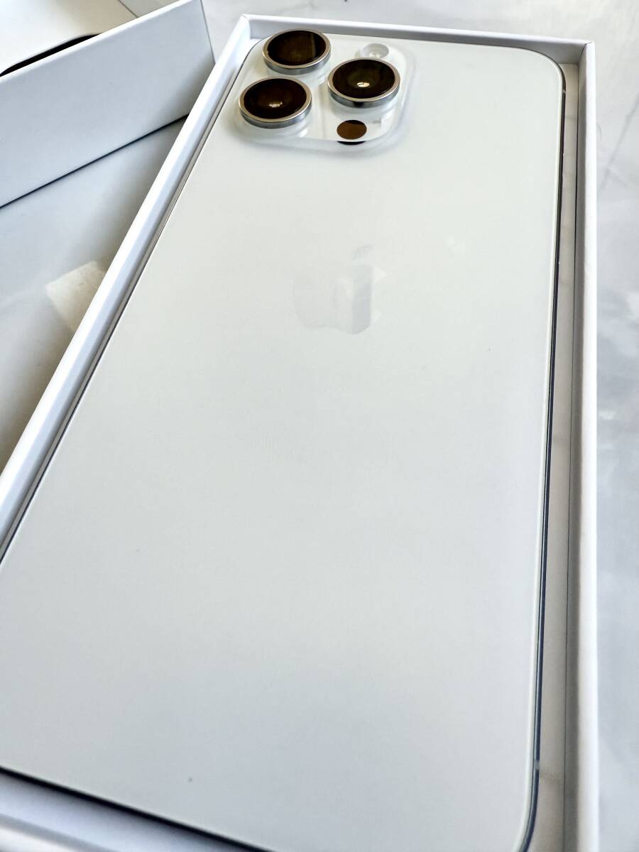 【美品/SIMフリー】iPhone 15 Pro Max 256GB ホワイトチタニウム【バッテリー最大容量100％】