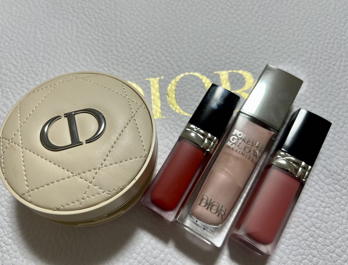 dior残量3分の1以上有り！人気コスメ4点セット！パウダー　ルージュ　スキンフォーエヴァー　グロウ　マキシマイザー　フェイスカラー