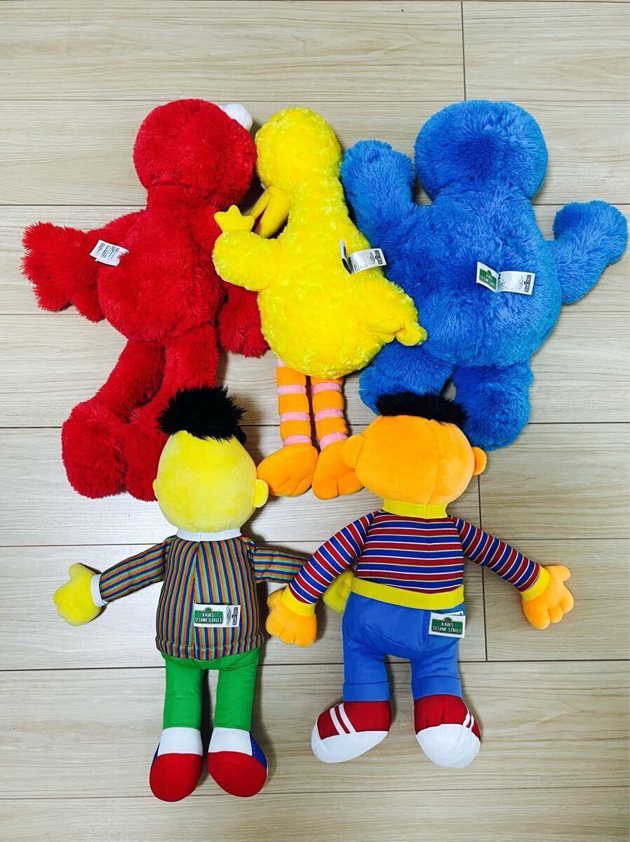 UNIQLO KAWS x SESAME STREET ユニクロ カウズ セサミストリート UNIQLO KAWS x SESAME STREET ユニクロ カウズ セサミストリート