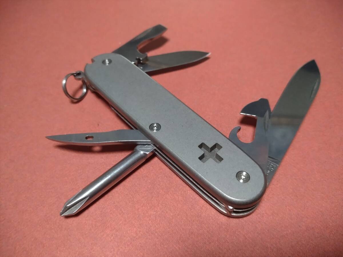 ビクトリノックス スタンタード・スパルタン(薄) チタニウム ビクトリノックス スタンタード・スパルタン(薄) チタニウム